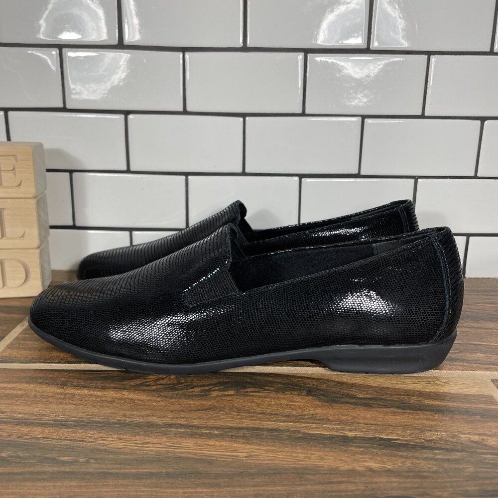 Walking Cradles Benson Womens Size 9 Narrow Shoes Black Embossed Leather Loafer